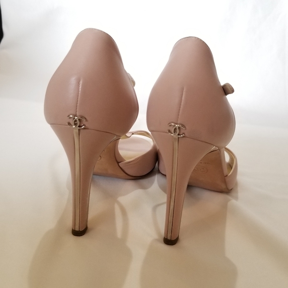 CHANEL Sandals size 5.5 light pink - Picture 7 of 9